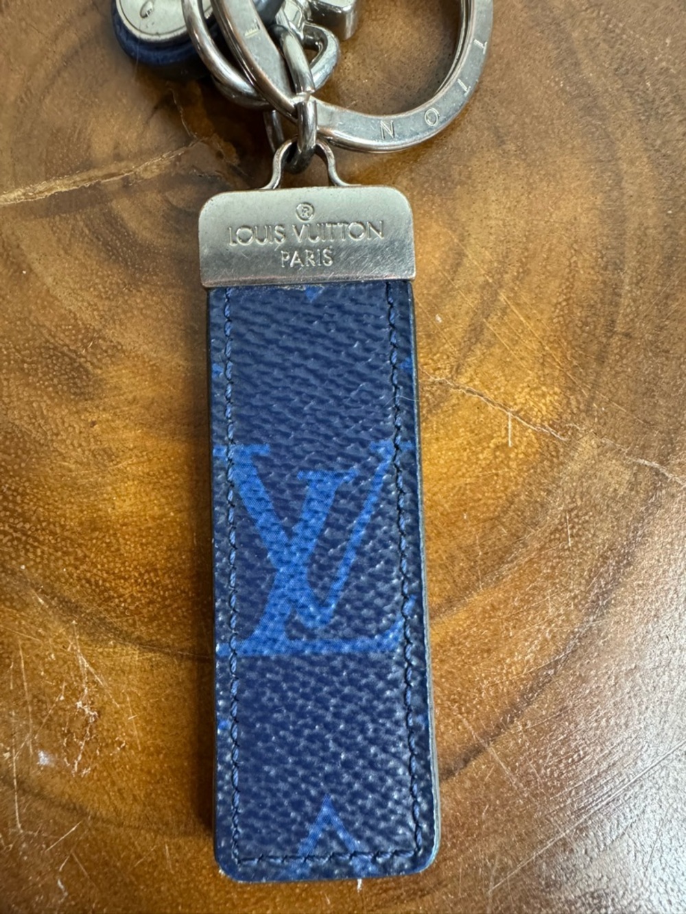 LUIS VUITTON Neo LV Club Bag Charm And Key Holder in Cobalt Monogram Canvas. - Picture 8 of 8